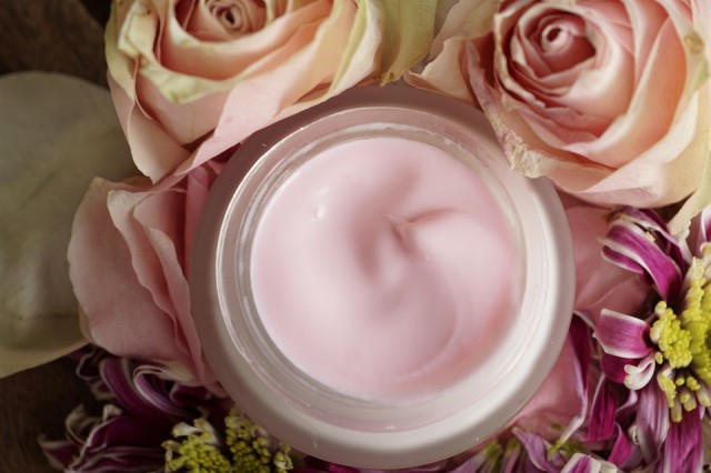 cosmetics-4361044_960_720